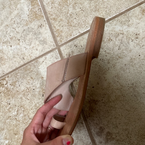 Free People Slip On Cream Leather Thumb Strap Summer Flat Sandals C918 - Picture 5 of 5